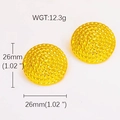 Detailansicht goldener gewebter Ohrringe mit Maßen 26mm und einem Gewicht von 12,3g - Gewebte Spirale Goldstil (#0883)