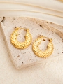 Hammered gold C-shaped hoop earrings with vintage texture on a silk background - U-Shaped E0260 Style
