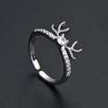 Silberner Rentiergeweih-Ring mit Zirkonia-Steinen für festlichen Modeschmuck-Stil - Silber