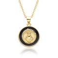 Vue détaillée du pendentif Vierge Marie en or avec émail noir sur fond blanc pur - Noir (A039)