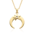 Dettaglio del ciondolo a mezzaluna e stella dorata con zircone brillante incastonato - Stile Minimalista Stella e Luna con Zirconia (A198)