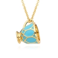 Détail du pendentif théière dorée avec émail bleu et texture florale sur chaîne - Style Théière Cyan (h182)