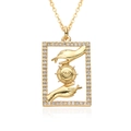 Collier avec pendentif rectangle doré œil de soleil et oxydes de zirconium bleus - Style Main de Fatima (E053)