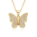Elegante collana a farfalla dorata con pietre di zircone e catena a maglie sottili - Stile Farfalla Pavé Squisito (E356)