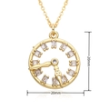 Vista detallada del colgante reloj dorado de 20mm con circonitas y cadena de cruz - Estilo de Escala de Reloj Circonia (E418)