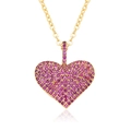Vergoldete Halskette mit Herzanhänger und rosa Zirkon-Mikropflaster auf weißem Hintergrund - Rosa Zirkonia Pavé Herz Stil (G227)