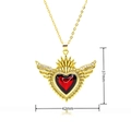 Goldene Engelsflügel-Halskette mit rotem Herzanhänger, Maße 37mm x 42mm, weißer Hintergrund - Strahlendes Geflügeltes Rotes Herz (K150)