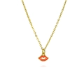 Detailweergave van de vergulde O-ketting met een levendige rode emaille lip hanger - Rood en Goud (A350)