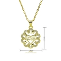 Détail macro du collier cœur doré de 18 mm avec gravure LOVE et zircons - Style de Coeur Étoile LOVE (C782)
