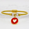 Dettaglio del bracciale a catena serpente dorata con ciondolo a cuore smaltato rosso e chiusura - Cuore Rosso (A132) / 16cm