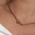 Goldene Box-Kette Halskette mit einem Herzanhänger und MOM-Gravur zum Muttertag - Gold-MOM