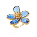 Elegante anillo de flor dorada con pétalos de cristal azul y banda abierta ajustable - Estilo de Flor de Cristal Azul (G124442)
