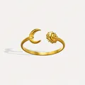 Adjustable golden ring featuring sun and moon faces in a vintage fairytale design - Anthropomorphic Star And Moon Vintage Style (JZ5563G) / Gold