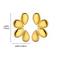 Pendientes geométricos de pétalos dorados con textura de rayas y acabado pulido - Estilo de Flor de Seis Pétalos (G885114)