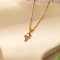 Collier carte Afrique en acier doré avec pendentif Père Noël émaillé au design festif - Père Noël Lettre T (0651)