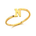Minimalistische gouden roestvrijstalen open ring met een groot letter N ontwerp - Letter N Stijl