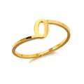 Minimalistische goudkleurige roestvrijstalen open ring met gepolijst letter O-ontwerp - Letter O Stijl