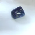 Dunkelblauer Lapislazuli-Anhänger mit natürlichem Pyrit und weißer Steinmaserung - Blauer Sodalith