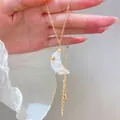 Collar de luna creciente con alambre de oro y colgante de nácar para mujeres - Estilo de Decoración de Estrellas (A-1342) / Dorado