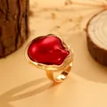 Französischer Barock-Ring mit rotem Edelstein und goldenem, gehämmertem Ringband - Offener Ring (A-1165) / Rot