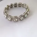 Silbernes Armband mit quadratischen Zirkonia-Gliedern und funkelnden Kristallakzenten - Einzelnes Armband / Silberne Quadratische Kette (8079 Armband)