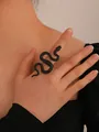 Gewundener Schlangenring in Mattschwarz mit detailreicher Schuppenstruktur für Damen - Mattschwarz (7561)