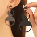 Pendientes geométricos negro mate con diseño redondo para mujer en estilo retro - Estilo Geométrico Negro Mate (N-589)