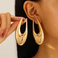 Pendientes largos dorados en forma de U con un acabado de espejo pulido de alto brillo - Estilo U Ancho Dorado (6078)