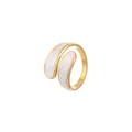 Anello regolabile in acciaio inossidabile dorato con inserti bianchi effetto marmo - Smalto Simmetrico (K-1463)