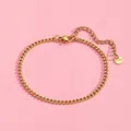 Dettaglio del bracciale a catena cubana dorata con chiusura e marchio S.steel - Stile Catena Curb (SL60004-Oro) / Oro