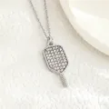 Collana con ciondolo a racchetta da pickleball argento con strass e catena sottile - Stile con Pavé di Strass / Colore acciaio