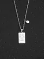 Dettaglio della collana Ariete argento con pendente rettangolare e piccolo ciondolo zodiacale - Ariete - Argento