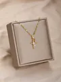Collar de estrella dorada con circón cuadrado sobre seda color champán - Estrella Polar de Zirconia Cuadrada (2)