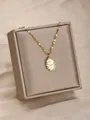 Collar dorado de moda con colgante ovalado grabado Love y cristales blancos brillantes - Disco Love con Patrón de Enredadera (8)