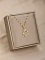 Elegante collar dorado con colgante floral decorado con perlas blancas y cristales - Círculo de Racimo de Flores de Perlas (14)