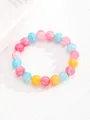 Dettaglio del bracciale elastico con perle colorate dalla trama effetto ghiaccio - Stile Crepato Multicolore (1) / Colorato