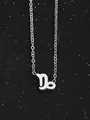 Collier signe du zodiaque Capricorne en argent poli avec chaîne à maillons sur fond étoilé - Capricorne (Capricorne-Argent)