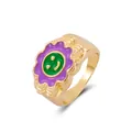 Anillo retro de flor dorada con carita sonriente de esmalte morado y verde - Talla única