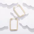 Pendientes de aro rectangulares bañados en oro con detalles de circonitas brillantes - Estilo Zirconia Rectangular de Mosaico (E23) / Dorado