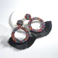 Détail de boucles d'oreilles strass colorés avec longues franges en soie noire - Noir (2964)