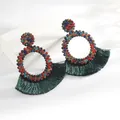 Détail de boucles d'oreilles créoles strass multicolores avec franges vert foncé - Vert Foncé (2935)