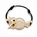 Modisches Eulen-Armband mit goldenen Metallakzenten und schwarzer verstellbarer Kordel - Gold Eule Stil (S101-SL04611-GD)