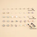 Gedetailleerde close-up van een set van 20 paar oorbellen van legering met parels - Ster Hart Oorbellen Set (FX050941)
