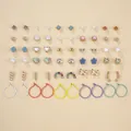 Set di 30 paia di orecchini con perle, farfalle e cerchi colorati su sfondo neutro - Stile Arcobaleno Cuore Cerchio Colore Tulipano Moda (A-45-2)