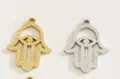 Colgantes mano de Fátima en oro y plata con acabado de purpurina para collar elegante - Estilo Mano de Fátima (PJ108187-GD) / Dorado