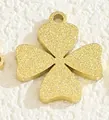 Colgante de trébol de cuatro hojas dorado con acabado mate brillante para joyería - Estilo Trébol (PJ108202-GD) / Dorado