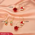 Ensemble de créoles de Noël avec bonnet de Père Noël, renne et charmes étoiles rouges - Ensemble de Boucles d'Oreilles A (#4063)