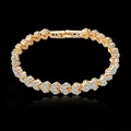 Bracelet luxueux plaqué or avec maillons en cœur et zircons clairs sur fond noir - Style Diamant Complet en Forme de Cœur Doré (9260)