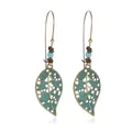 Boucles d'oreilles bohèmes en bronze en forme de feuille avec perles bleues et décor - Style de Feuille Creuse (11695)
