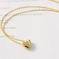 Elegante collar bañado en oro con un colgante de corazón 3D pulido en una fina cadena - Dorado 2005